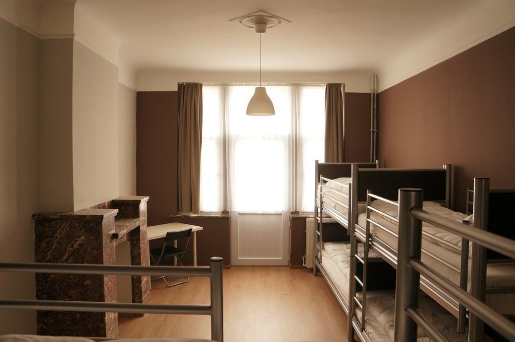 Es Hostel Saint-Gilles Экстерьер фото