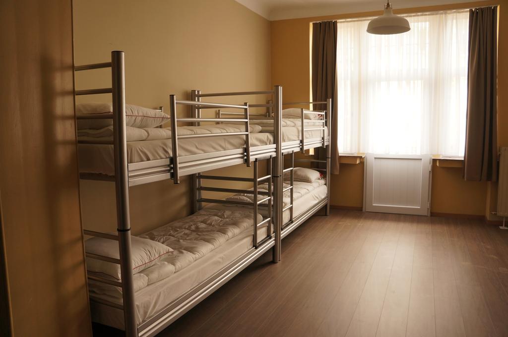 Es Hostel Saint-Gilles Экстерьер фото