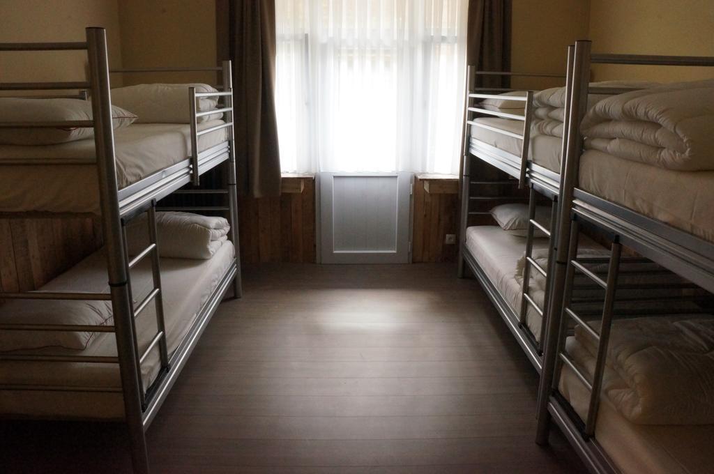Es Hostel Saint-Gilles Экстерьер фото