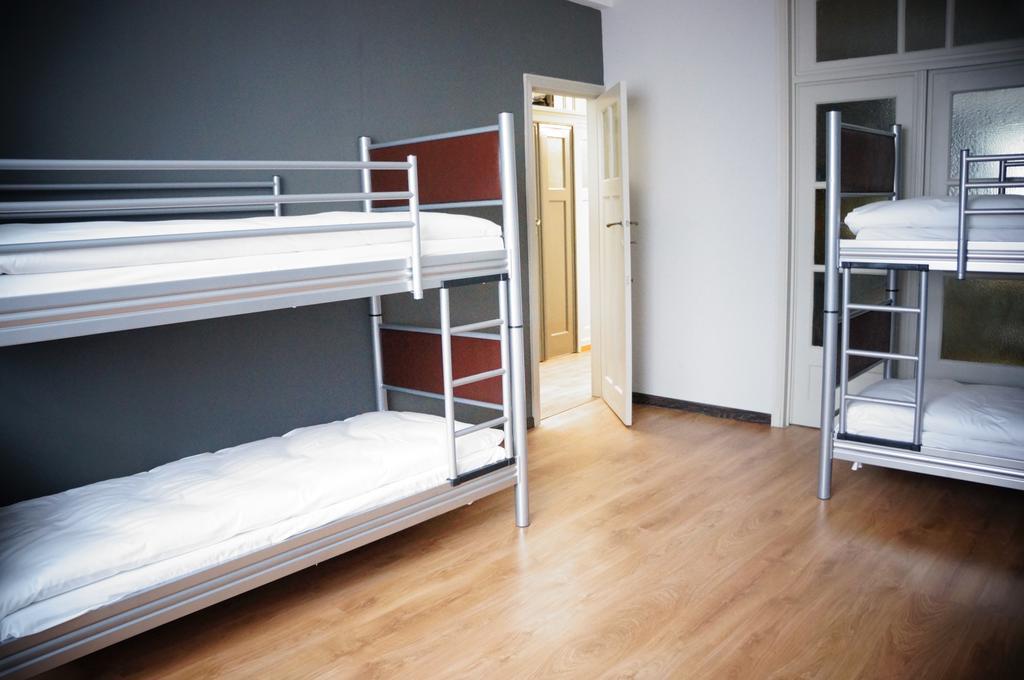 Es Hostel Saint-Gilles Экстерьер фото