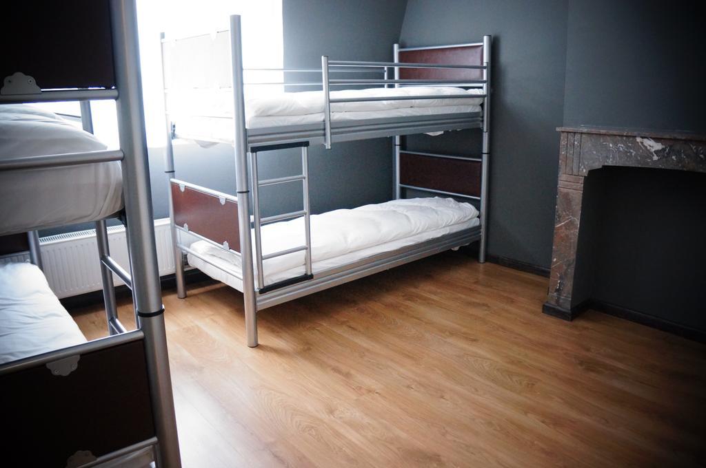 Es Hostel Saint-Gilles Экстерьер фото